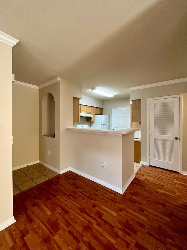 Building Photo - 1155 Villagio Cir
