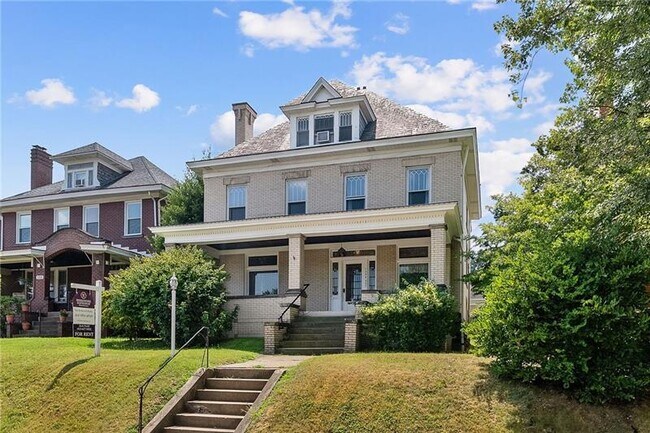 Primary Photo - 1306 Ridge Ave