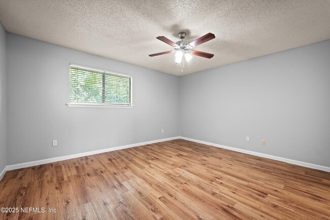 Building Photo - 11259 Shady Glen Dr
