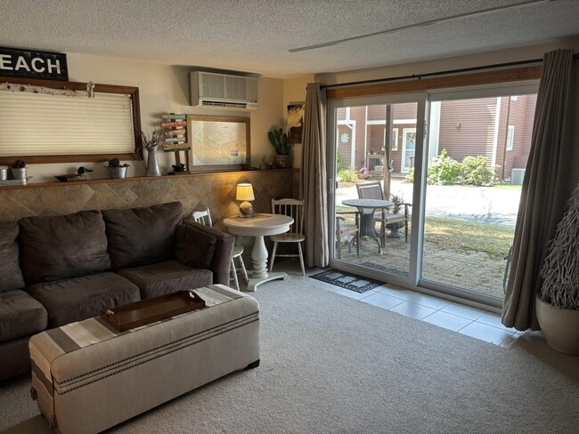 Building Photo - 6A Crestview Ln