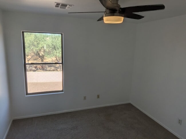 Building Photo - Three bedroom rental in Rancho Sahuarita Move -in ready