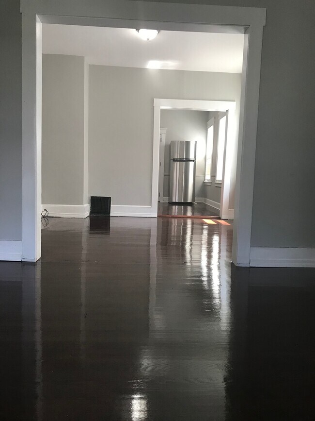 Building Photo - 211-211 Blake St