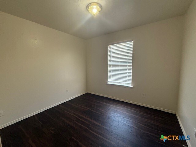 Building Photo - 1160 Hilltop Dr