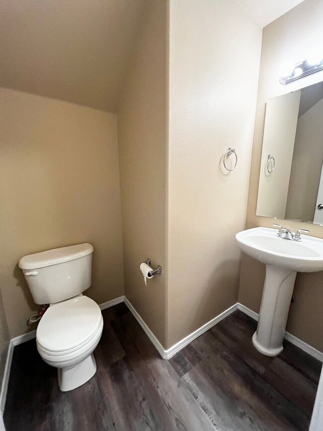 Building Photo - 4 Bedroom Home with Bonus Room Potential & RV Parking!