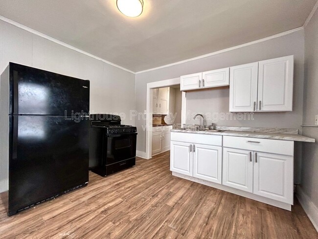 Building Photo - 2513 Sanford St