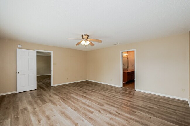 Building Photo - 2950 Hearthside Dr