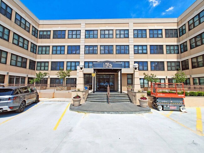 Building Photo - 33 Lecount Pl