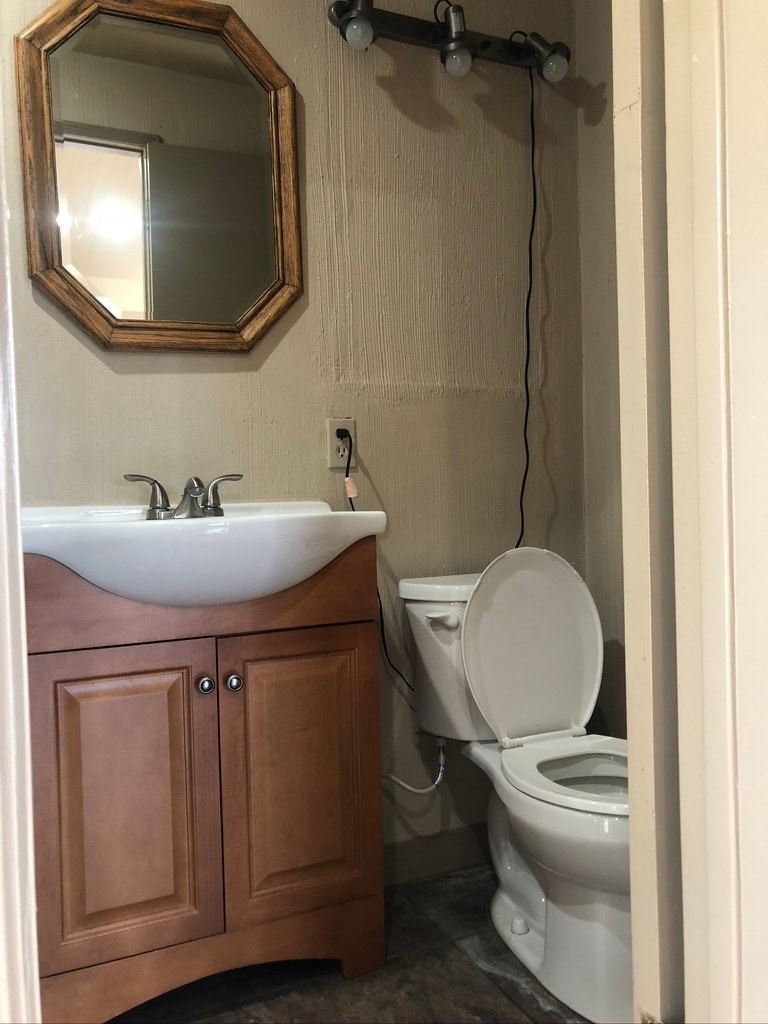 Building Photo - 1510 Fairway Dr