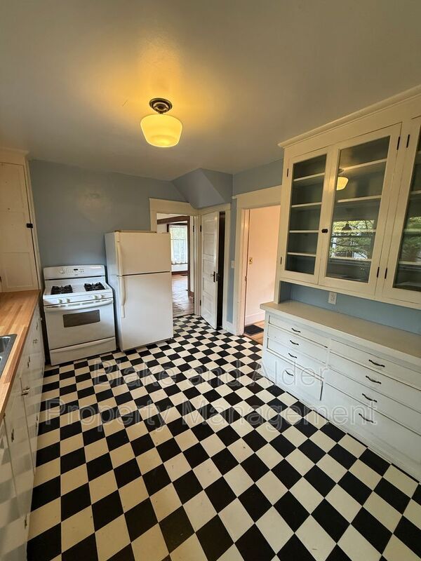 Building Photo - 7824 SE 11th Ave