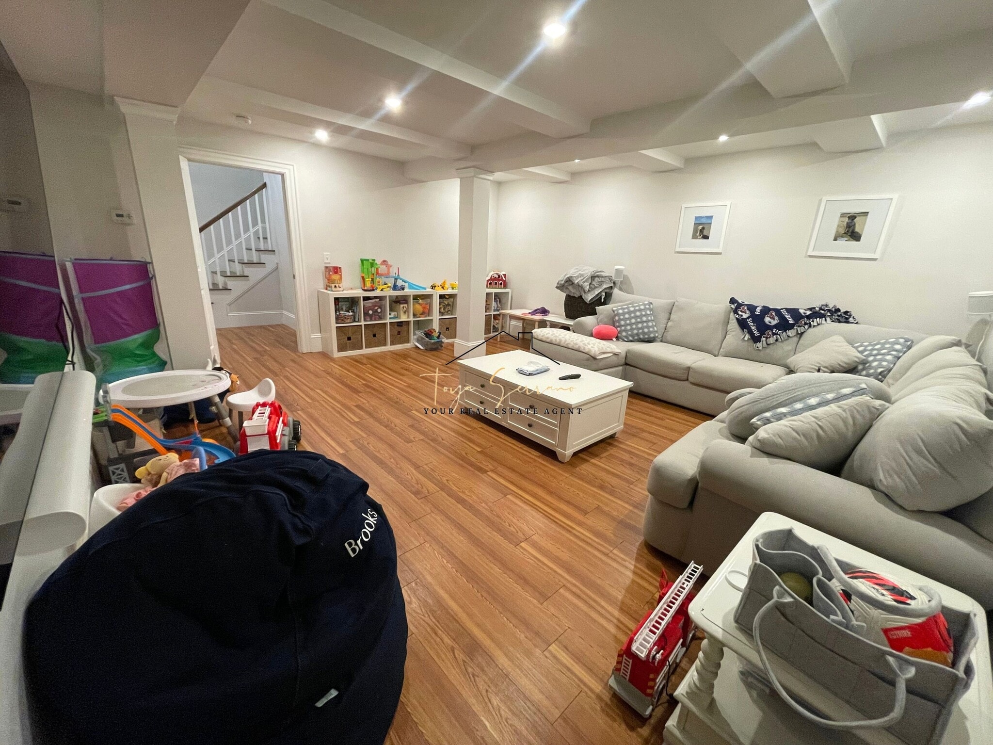 Building Photo - 2044 Beacon St