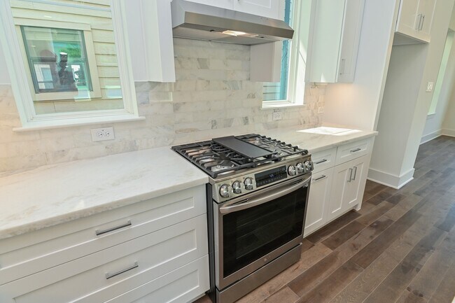 Building Photo - 4317 Koehler St