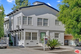 Building Photo - 853 S Bedford St