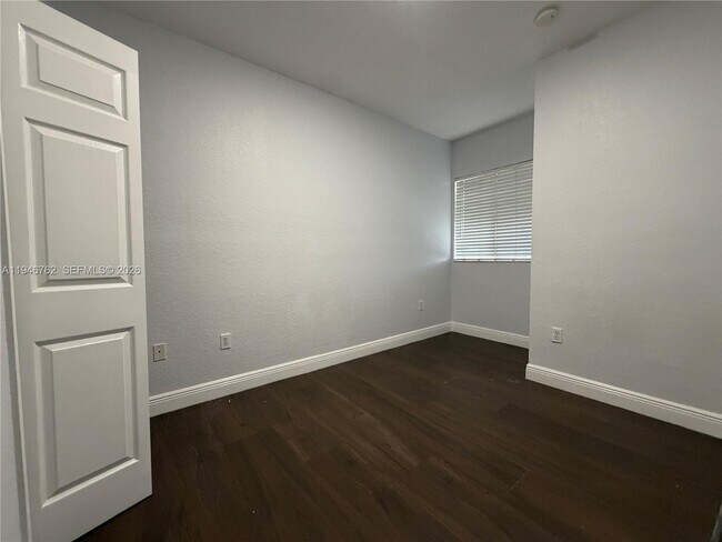 Building Photo - 8245 NW 108th Ave