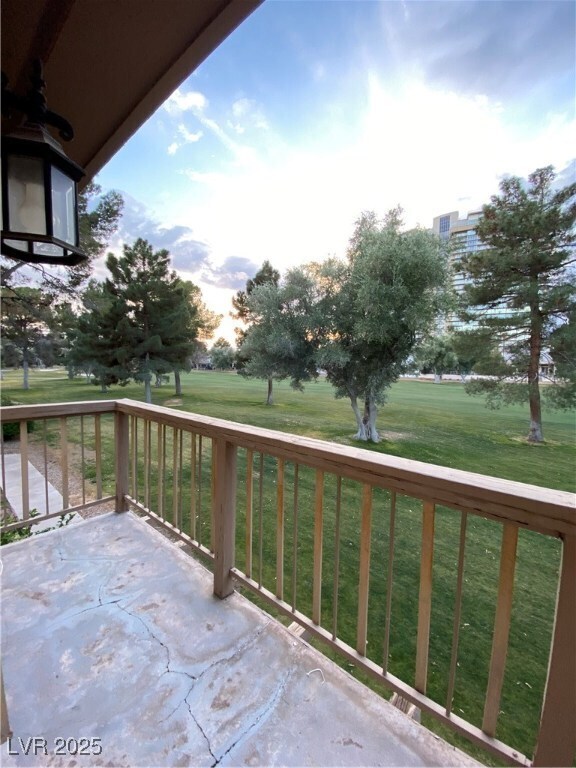 Building Photo - 3125 Pinehurst Dr