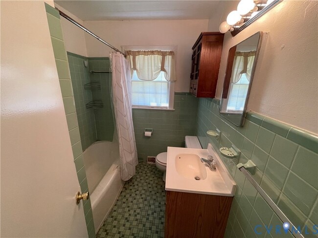 Building Photo - 3815 Old Buckingham Rd