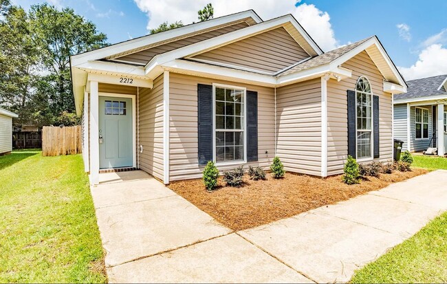 Building Photo - 2212 Summer Crossing