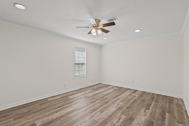 Building Photo - 1132 18th Ave N