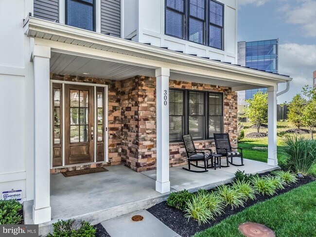 Building Photo - 300 Squire Dr