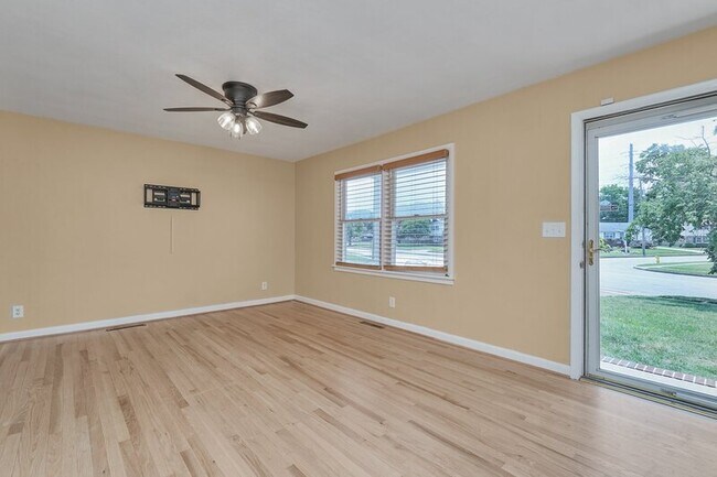 Building Photo - 2484 Jasper Ct