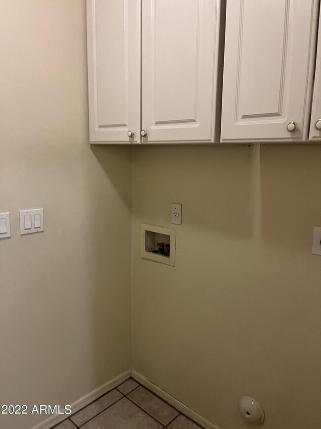 Building Photo - 444 W Princeton Ave