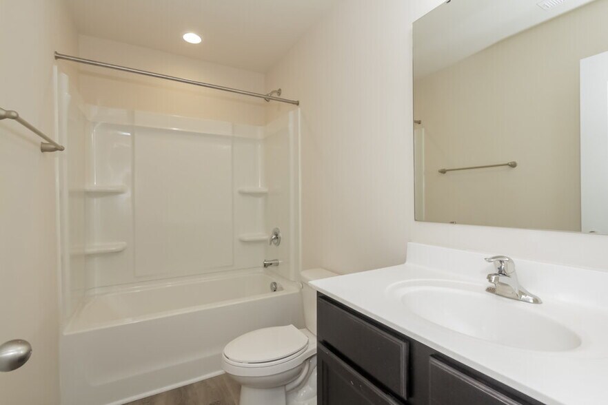 Building Photo - 7810 Shadow Lawn Rd