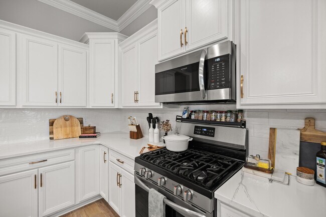 Building Photo - 212 Blaze Blvd