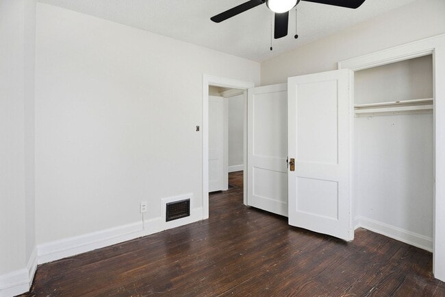 Building Photo - West Price Hill- Adorable 2 bedroom 1 Bath