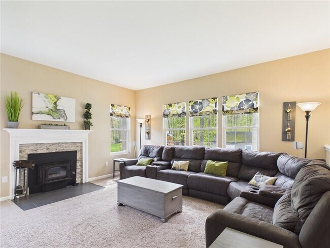 Building Photo - 23 Beechwood Hollow
