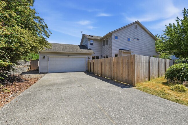 Building Photo - 14803 48th Ave SE