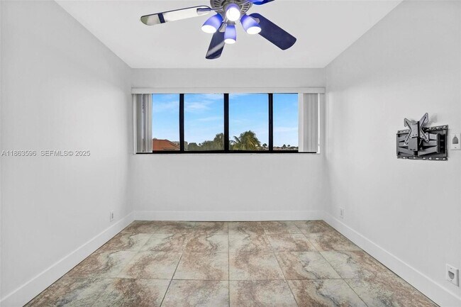 Building Photo - 15549 Miami Lakeway N