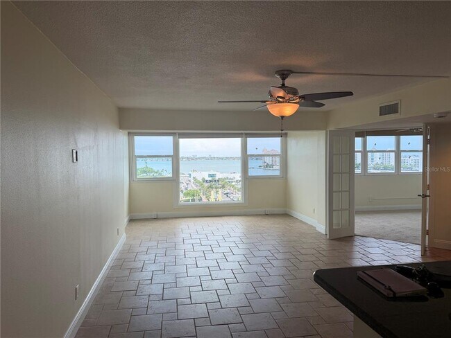 Building Photo - 33 S Gulfstream Ave