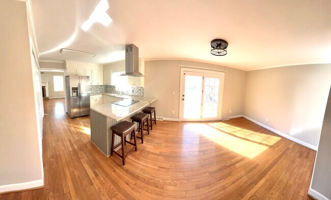 Building Photo - 208 Dalewood Dr