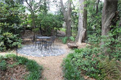 Building Photo - Gorgeous 4/3 Home with fenced yard and garage