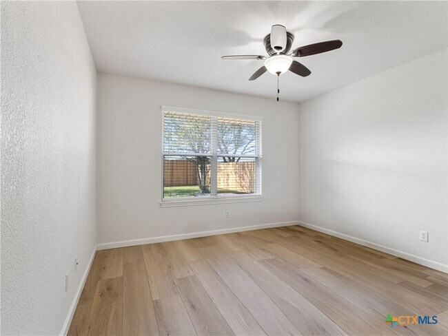 Building Photo - 1625 Sunnybrook Dr