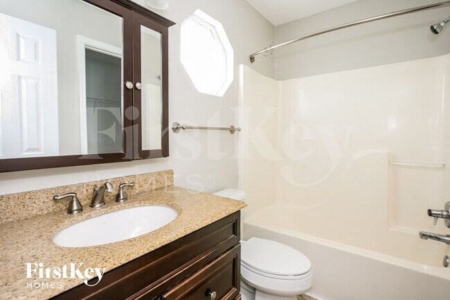 Building Photo - 6429 Blakeview Dr