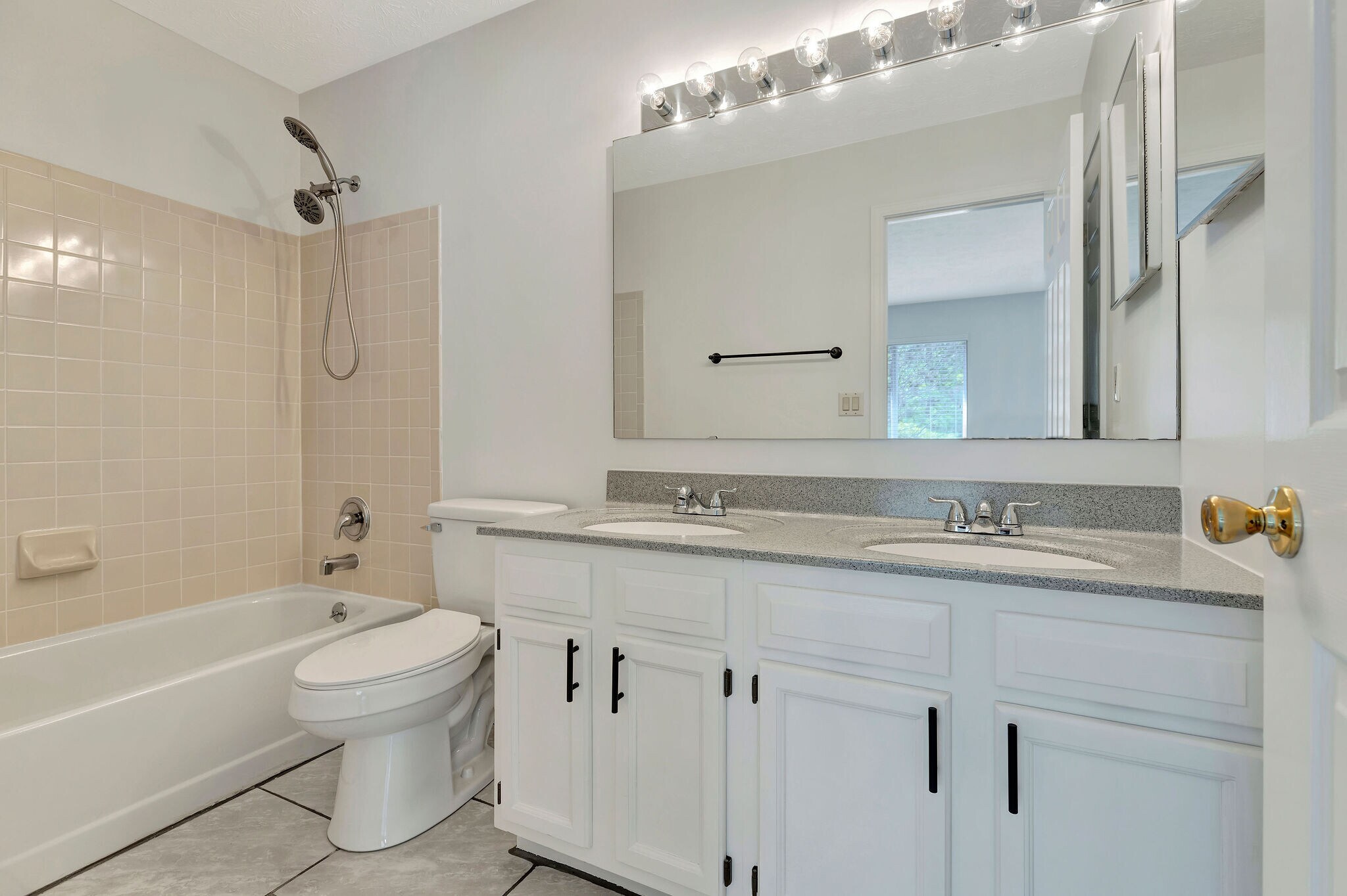 Building Photo - 206 Glenwood Ave