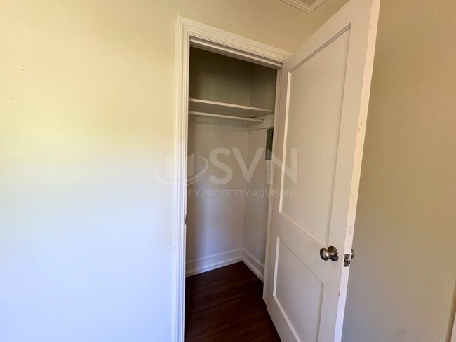 Building Photo - 5207 Azalea Cir S