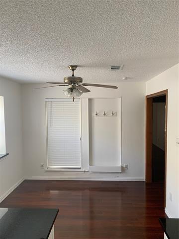 Building Photo - 1520 Parkside Dr