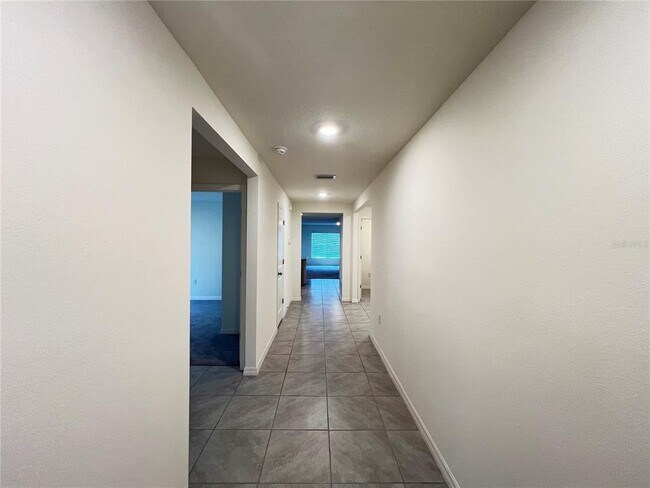 Building Photo - 586 W Twisted Oaks Dr