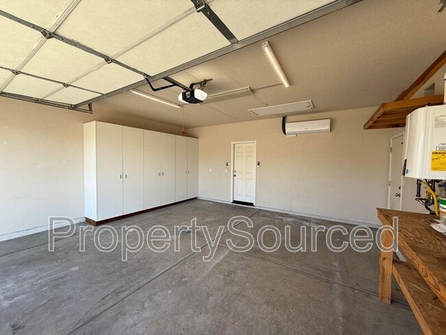 Building Photo - 1720 Dalia Ln