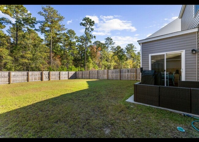 Building Photo - 645 Silver Spruce St