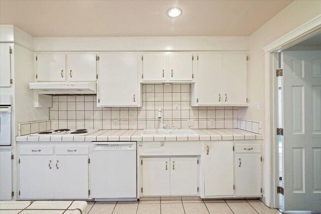 Building Photo - 1107 4th St