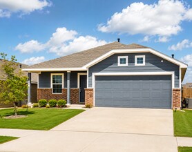 Building Photo - Modern Comfort Meets Prime Location – Single-Story Living at Its Best!
