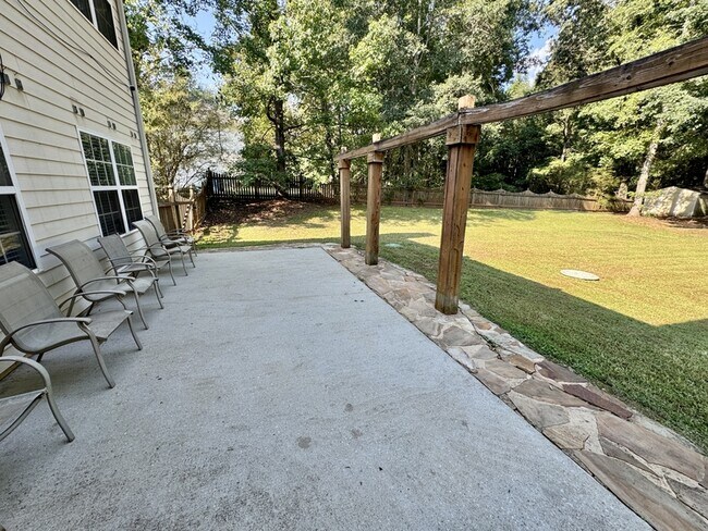 Building Photo - 431 Whitewater Tr