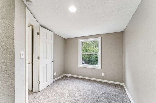 Building Photo - Charming 2 Bedroom, 2 Bath with Extra Loft Space Available Now!