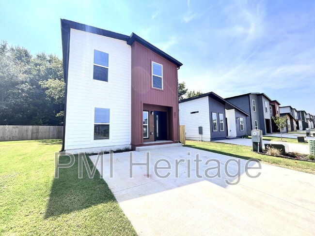 Building Photo - 991 Reading RR Ln
