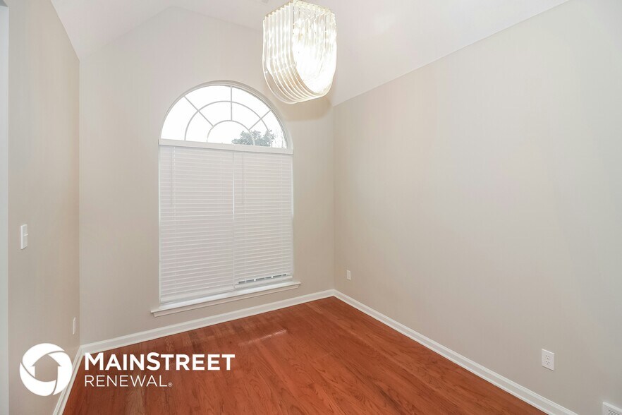 Building Photo - 372 Fleets Hill Dr