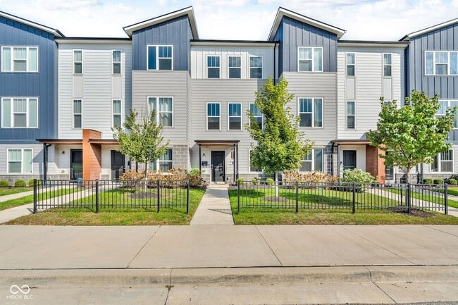 Building Photo - 315 Steeples Blvd