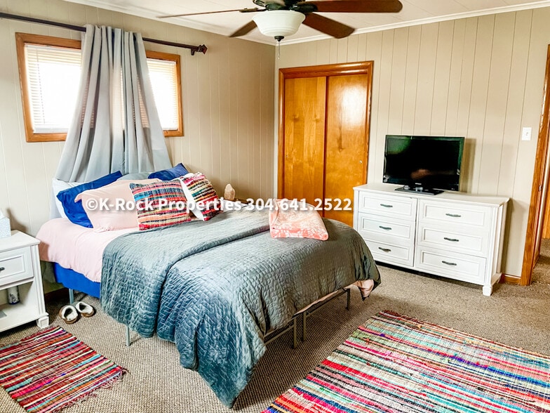 master bedroom - 318 Johnson Ave