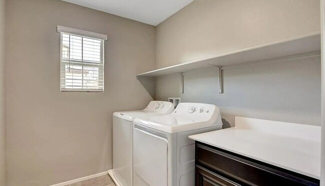 Building Photo - 37 Alamere Falls Dr